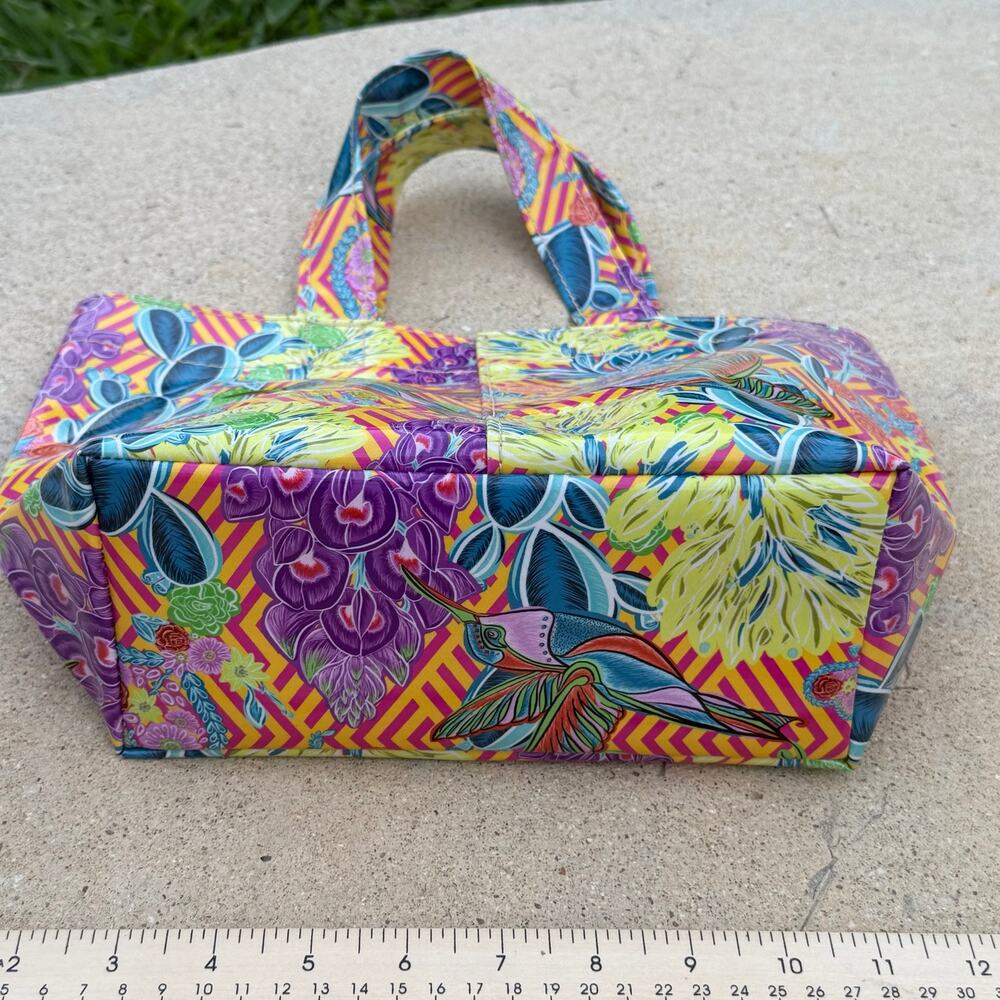 Consuela grab and go mini bag discontinued hummingbird pattern - Picture 4 of 9